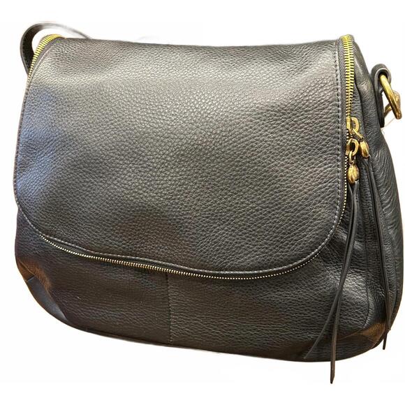 NEW HOBO women's fern shoulder bag in black